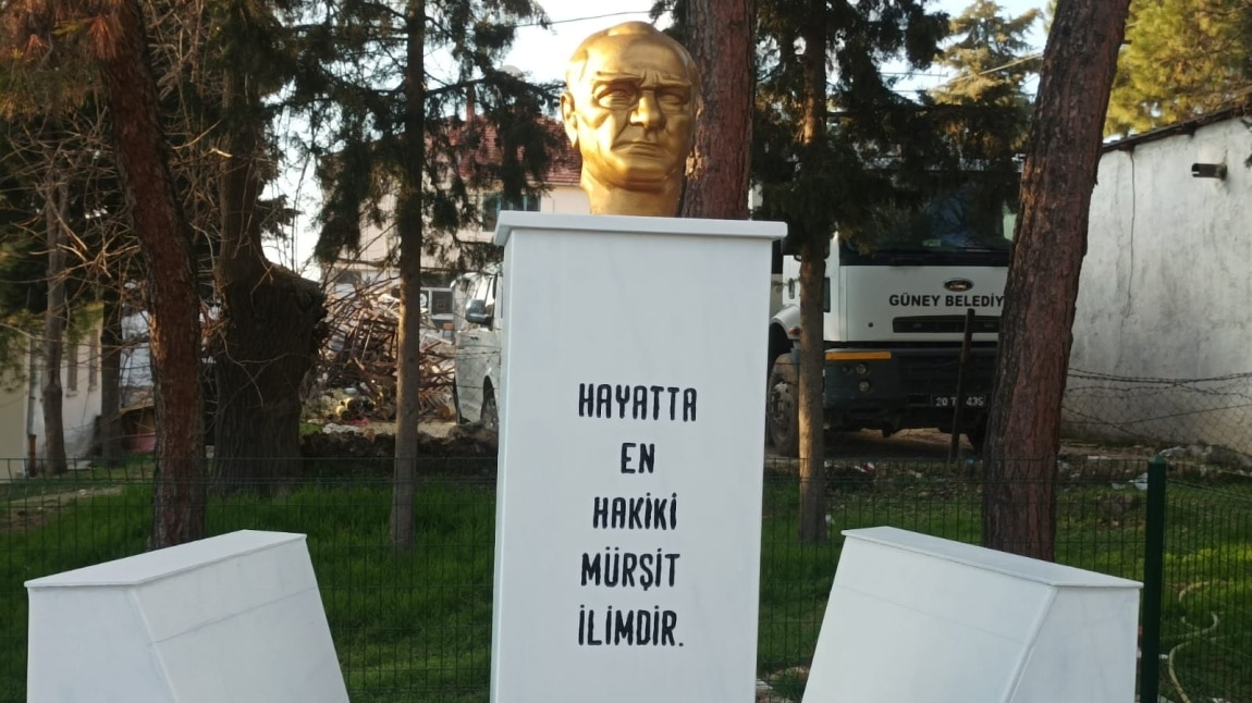 Atatürk Büstü Yenilenmesi